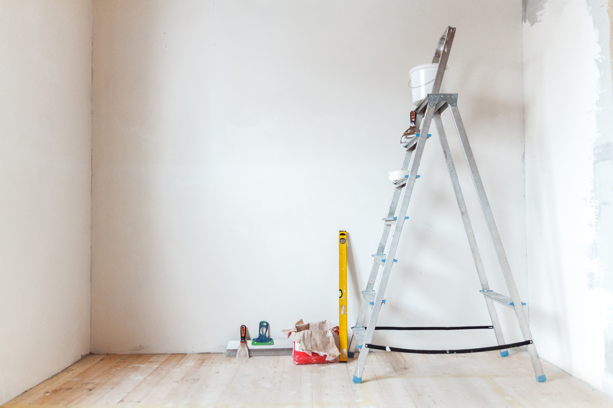 Travaux peinture - Mise en peinture de murs intérieurs<br />
